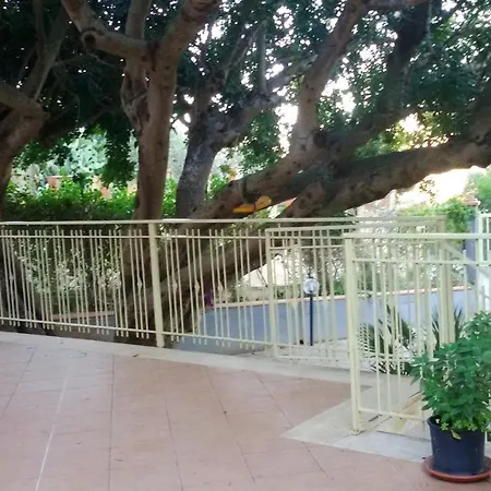 Comfortable House With Garden In Holiday home *