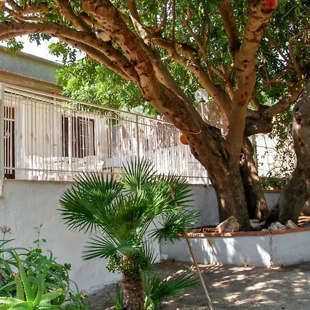 Comfortable House With Garden In Castellammare del Golfo